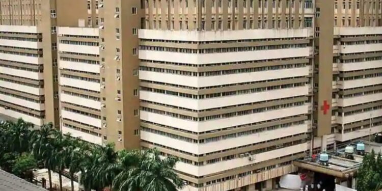 नायर रुग्णालयाला १०० कोटी रुपयांचा निधी – मुख्यमंत्री उद्धव ठाकरे यांची घोषणा