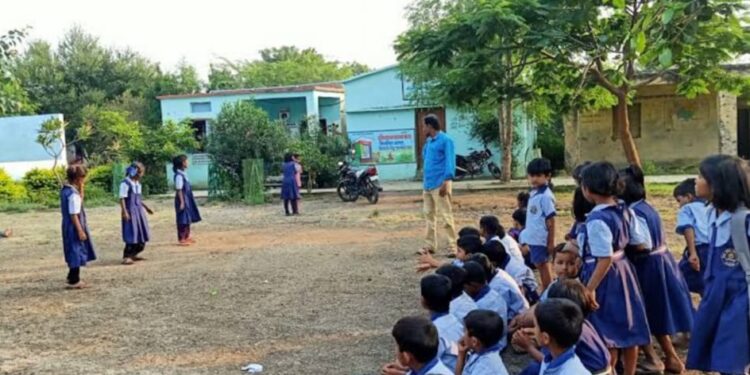 जिल्ह्यातील जिल्हा परिषदेच्या शाळा व विद्यार्थ्यांचा शैक्षणिकस्तर उंचावण्यासाठी ’16 कलमी कार्यक्रम’ ; जिल्हा वार्षिक योजनेतंर्गत राबविण्यास दिली मंजुरी