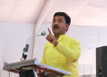 जळगाव जिल्ह्यातील 10140 शेतकऱ्यांना मंजुर झालेली रक्कम त्वरित वितरित करा