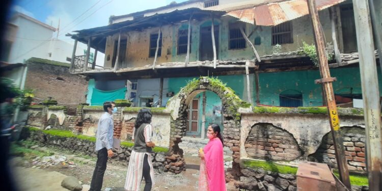 पाचोरा शहरातील पडाऊ इमारतींच्या मालकांना न. प. कडून नोटीसा