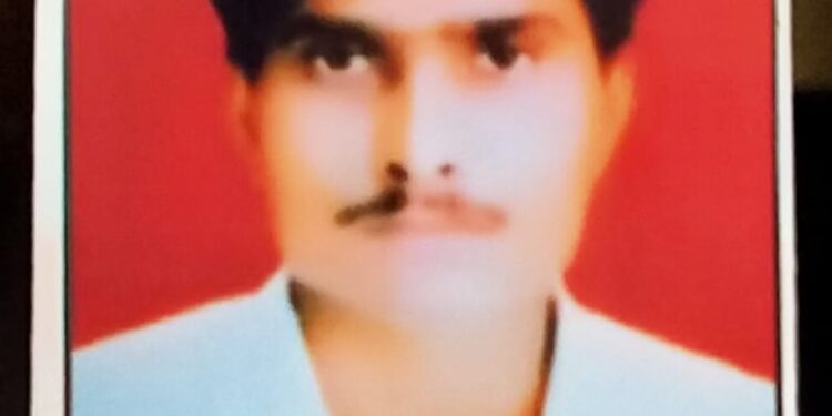 डोक्यावर कर्ज…अतिवृष्टीने पिकंही गेलं…पथराडच्या शेतकऱ्याची आत्महत्या