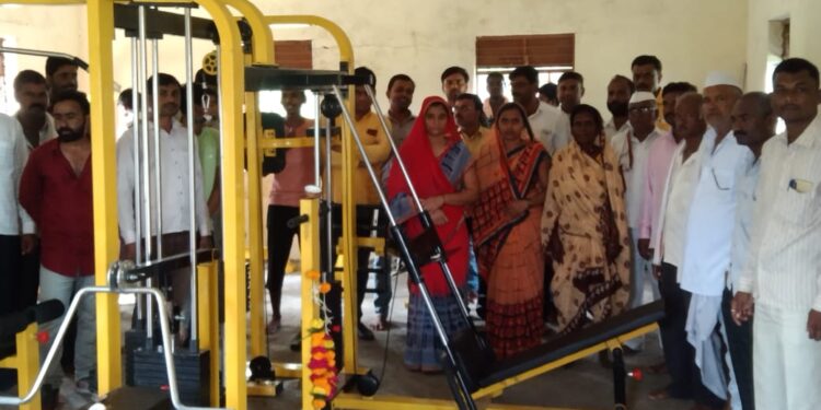 पाडळसरेत सुसज्ज व्यायाम शाळेचे उपसरपंच शिवाजी अण्णा पाटील यांच्याहस्ते उद्घाटन