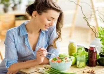 वयाच्या 20 वर्षांनंतर महिलांनी ‘हे’ 5 पदार्थ जरूर खावेत, कारण जाणून घ्या