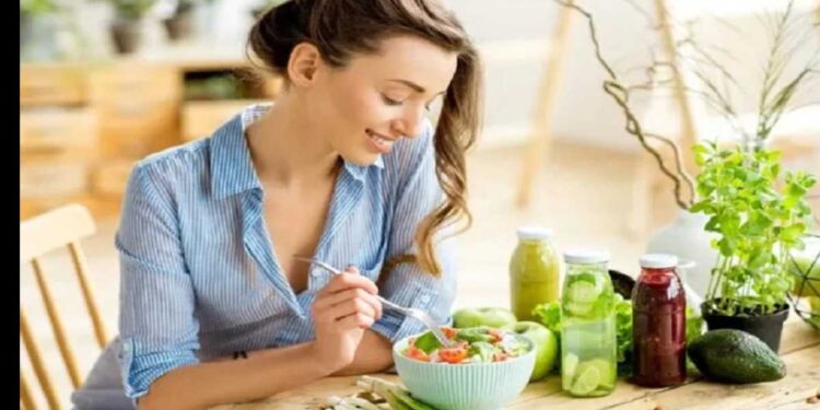 वयाच्या 20 वर्षांनंतर महिलांनी ‘हे’ 5 पदार्थ जरूर खावेत, कारण जाणून घ्या