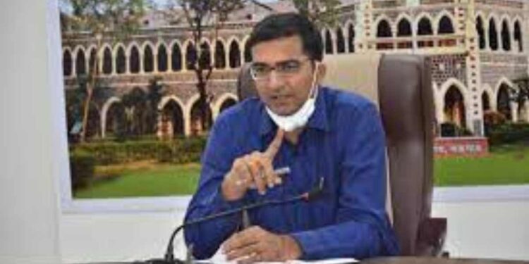 कोविडमुळे अनाथ झालेल्यांना तातडीने लाभ देण्याचे जिल्हाधिकाऱ्यांचे निर्देश