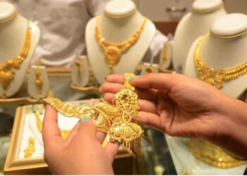 एका महिन्यात सोनं 1200 रुपयाने झाले स्वस्त ; जाणून घ्या आजचा सोने-चांदीचा भाव