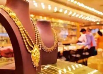 सलग चौथ्या दिवशी सोन्या-चांदीच्या भावात घसरण ; वाचा नवे दर