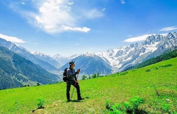 जम्मू आणि काश्मिरमध्ये पर्यटनासाठी जाण्याचा विचार करत असाल तर पर्यटकांसाठी आनंदाची बातमी….