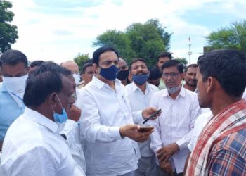 नदी पात्रातील अतिक्रमित बांधकाम काढण्याचे निर्देश देणार ; जलसंपदा मंत्री जयंत पाटील