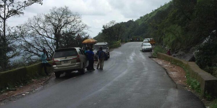 कन्नड घाट हलक्या वाहनांसाठी आजपासून खुला