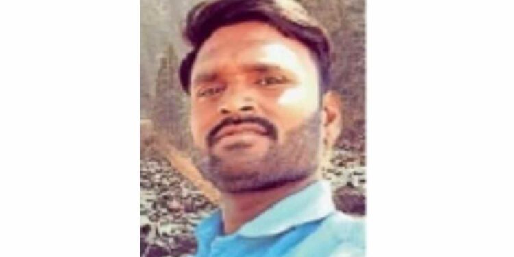 ट्रॅक्टरखाली दबल्याने तरुणाचा मृत्यू