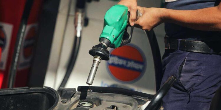 इंधन दर : जाणून घ्या आजचे पेट्रोल-डीझेलचे भाव