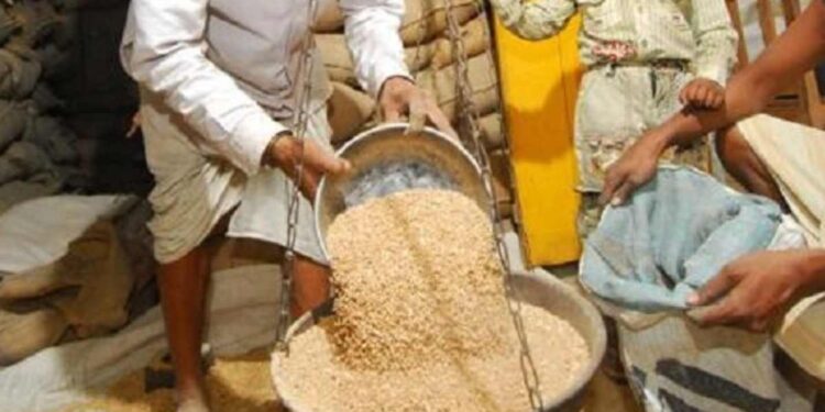 रेशन कार्डच्या नियमांमध्ये मोठा बदल ! जाणून घ्या अन्यथा रेशन मिळण्यात येईल अडचण