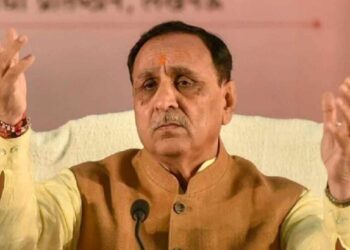 गुजरातच्या राजकारणात भूकंप ; विजय रुपाणी यांचा मुख्यमंत्रीपदाचा राजीनामा