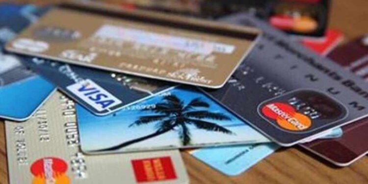 1 ऑक्टोबरपासून बदलणार डेबिट आणि क्रेडिट कार्ड पेमेंटची पद्धत, RBI ‘हे’ नियम लागू करणार
