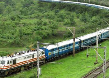 प्रवाशांनो लक्ष द्या…! रेल्वेने ‘या’ ११ विशेष गाड्या केल्या रद्द तर १२ गाड्यांचा मार्ग बदलला