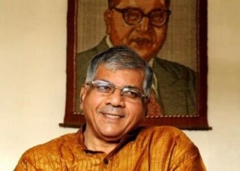 तुमच्या लढण्यानं चळवळ जिवंत राहते –  प्रकाश आंबेडकर