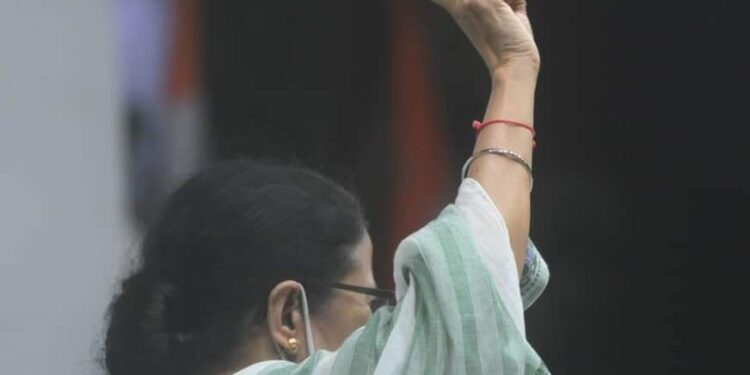 पश्चिम बंगाल ; ममता बॅनर्जी लढवीत असलेल्या विधानसभेच्या पोटनिवडणुकीचा निकाल जाहीर