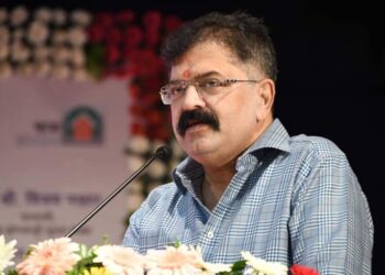 राज्याचे गृहनिर्माण मंत्री जितेंद्र आव्हाड यांना अटक व नंतर जामीनही झाला मंजुर