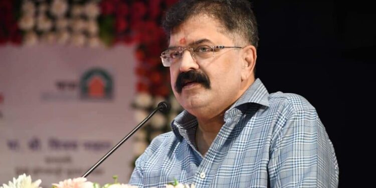 राज्याचे गृहनिर्माण मंत्री जितेंद्र आव्हाड यांना अटक व नंतर जामीनही झाला मंजुर
