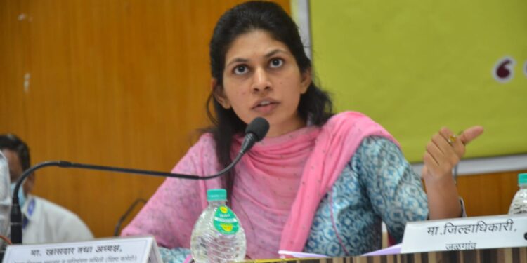 शासकीय योजना लाभार्थ्यांपर्यंत पोहोचण्यासाठी ‘मिशन मोड’ वर कामकाज होणे आवश्यक – खासदार रक्षाताई खडसे