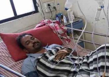 वेतनाचा एक रुपया मिळत नाही …शिक्षण उपसंचालक निर्णय घेत नाही…अखेर कंटाळून शिक्षकांन कीटक नाशक पिलं…