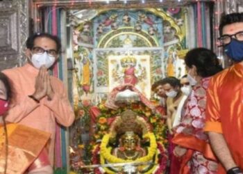 तब्बल दीड वर्षानंतर राज्यातील मंदिराची दारे उघडली