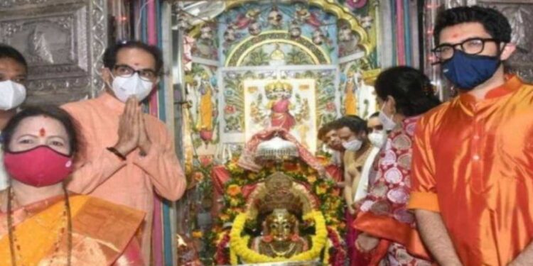 तब्बल दीड वर्षानंतर राज्यातील मंदिराची दारे उघडली