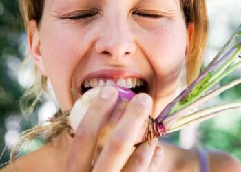 थंडीच्या मोसमात ‘हे’ 6 सुपरफूड शरीराला ठेवतात उबदार, मोठ्या आजारांपासूनही देतात संरक्षण