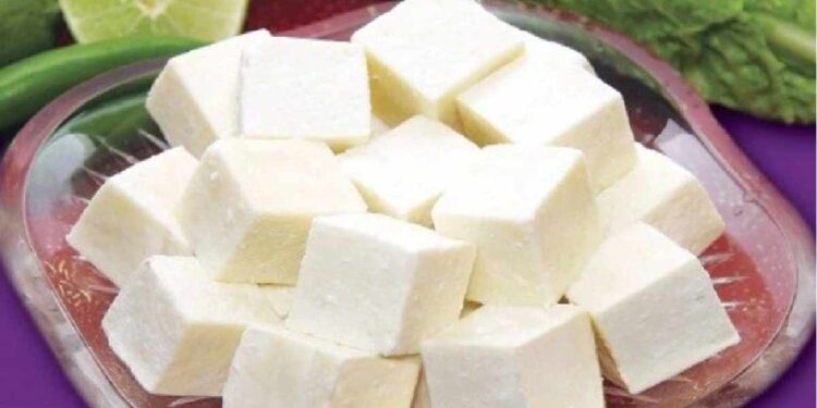 जाणून घ्या अधिक पनीर खाण्याचे ‘हे’ दुष्परिणाम देखील, शरीरावर असा होऊ शकतो परिणाम