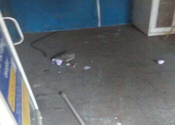 धानोऱ्यात चोरांनी चक्क एटीएम मशीनच लांबविलं