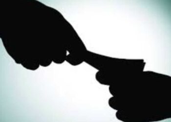 लाचेची मागणी भोवली ; जिल्हा निबंधक कार्यालयातील लाचखोर कनिष्ठ लिपीक जाळ्यात