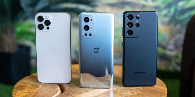 सॅमसंग ते आयफोन आणि वनप्लस …स्मार्टफोनवर 50% पर्यंत मोठी सूट, तपासा यादी