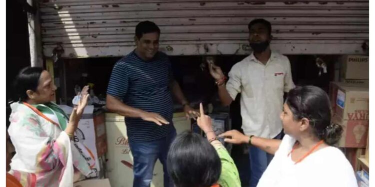 महाराष्ट्र बंद’ला जळगावात संमिश्र प्रतिसाद