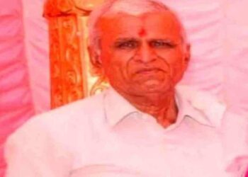 धक्कादायक : मळणी यंत्रात अडकून सेवानिवृत्त बँक अधिकार्‍याचा मृत्यू