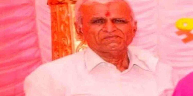 धक्कादायक : मळणी यंत्रात अडकून सेवानिवृत्त बँक अधिकार्‍याचा मृत्यू