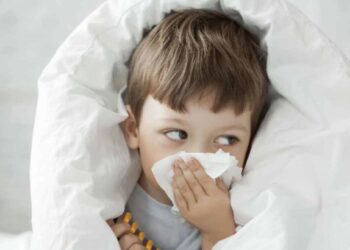 तुमच्याही मुलाला खोकला,सर्दी आहे, तर हे 4 घरगुती उपाय करा, लगेच मिळेल आराम