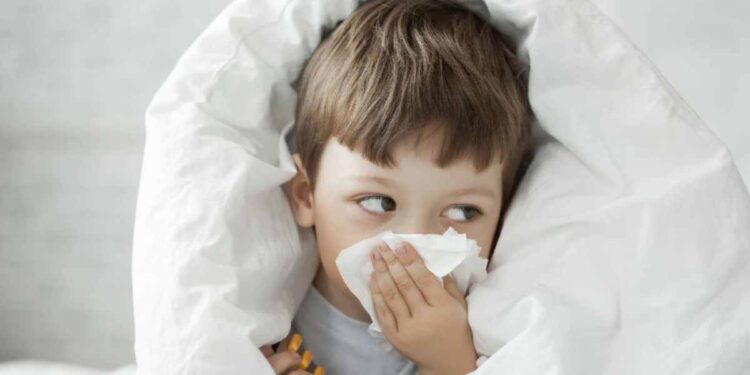 तुमच्याही मुलाला खोकला,सर्दी आहे, तर हे 4 घरगुती उपाय करा, लगेच मिळेल आराम
