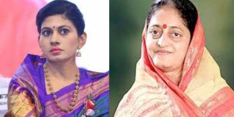 जिल्हा बँक निवडणुकीत रक्षा खडसे-स्मिता वाघ यांचे उमेदवारी अर्ज बाद