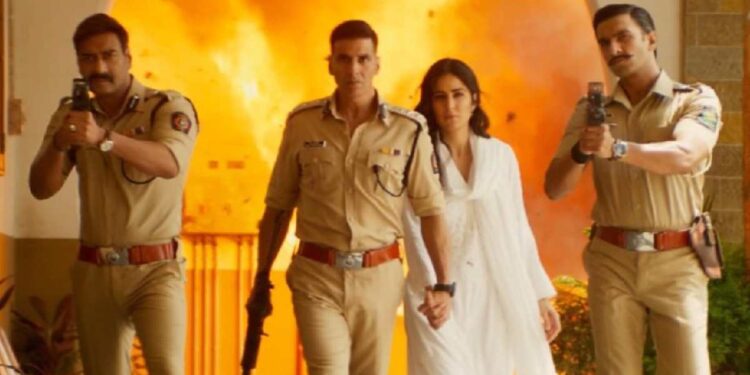 ‘सूर्यवंशी’च्या निर्मात्यांना मोठा झटका, रिलीज होताच लीक झाला चित्रपट