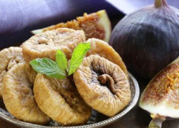 भिजवलेले 3 अंजीर खा, मिळतील ‘हे’ जबरदस्त फायदे