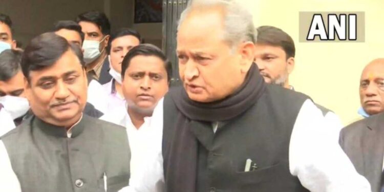 राजस्थानमध्ये राजकीय भूकंप ; सर्व मंत्र्यांनी दिले राजीनामे