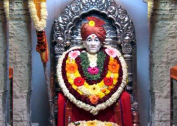 दिवाळीच्या सुट्ट्यांमध्ये देवदर्शनाला जाताय? आधी वाचा ‘ही’ बातमी, शेगावसह ‘या’ मंदिरांमध्ये नवे नियम
