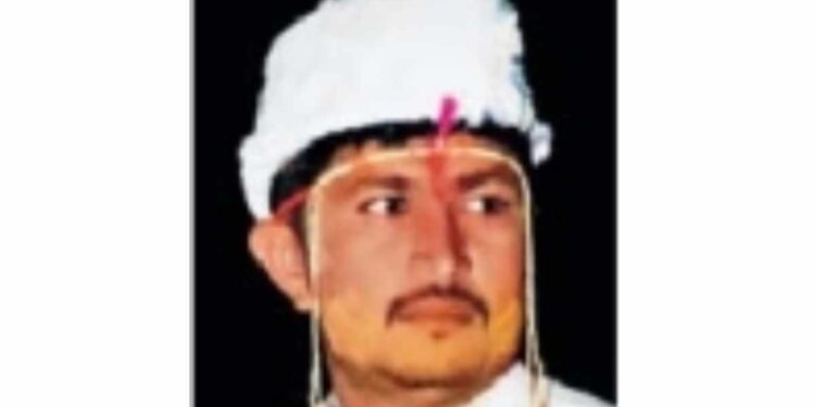 धक्कादायक : सत्यनारायण पूजेनंतर नवरदेवाची आंब्याच्या झाडाला गळफास घेऊन आत्महत्या