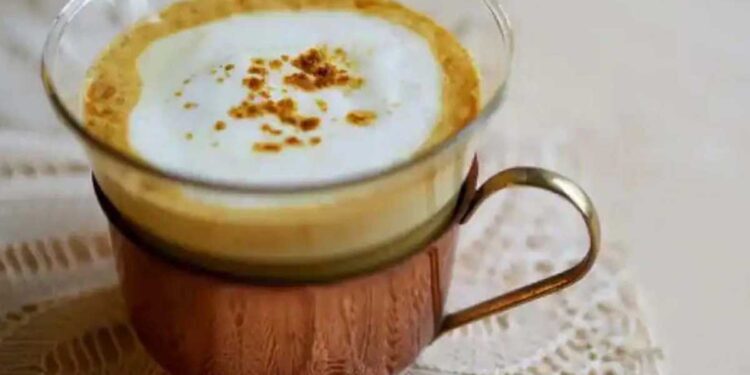 ‘या’ गोष्टींनी दुधाचे फायदे दुप्पट होतील, रोज या प्रकारे मिसळा आणि प्या