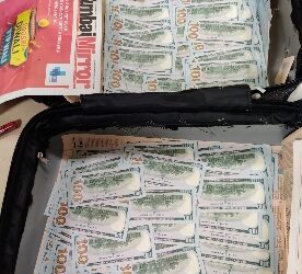 3.7 कोटी रुपयांचे परकीय चलनाची तस्करी करणारे दोन जण ताब्यात