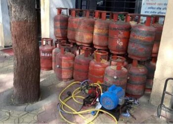 जळगावात अवैध गॅस वाहनांमध्ये भरणाऱ्या दोन जणांना अटक