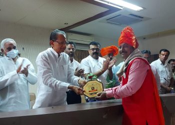 डॉ. जितेंद्र पाटील समाजभूषण पुरस्काराने सन्मानित