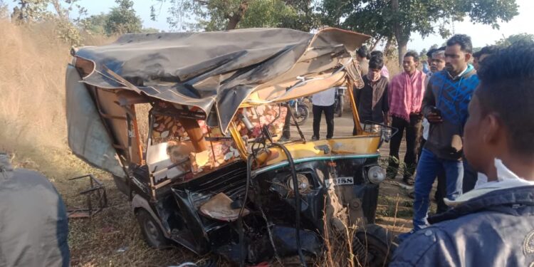 भुसावळ – जामनेर रस्त्यावर भीषण अपघात ; दोन ठार तर चार गंभीर