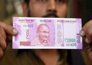 2000 रुपयांच्या नोटेबाबत मोठी बातमी! सरकारने दिली ‘ही’ माहिती, का गायब होत आहेत नोटा?